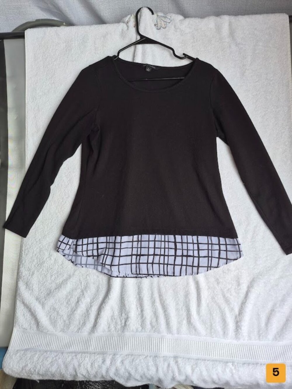 Zac & Rachel Women's Layered Look Sweater Top Long Sleeve Black Plaid Hem Size M